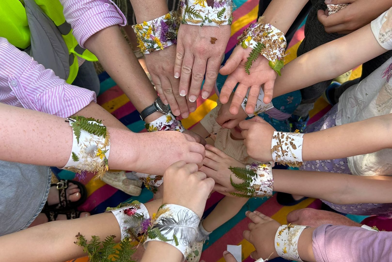 Sunday Club – Nature Bracelets Circle fo hands wearing nature bracelets